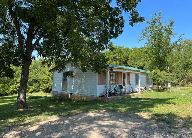 Property at 701 N Kemp St, Kingston, OK 73439, 2 beds, 1 bath
