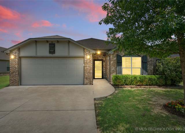 Property at 10387 S Nathan St, Jenks, OK 74037, 3 beds, 2 baths