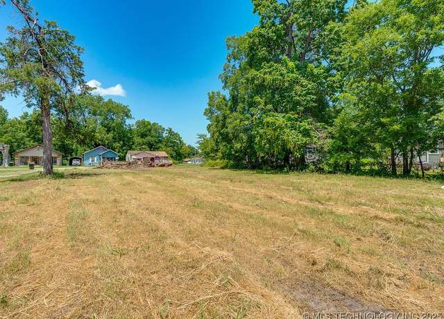 Property at 805 W 13th St, Ada, OK 74820