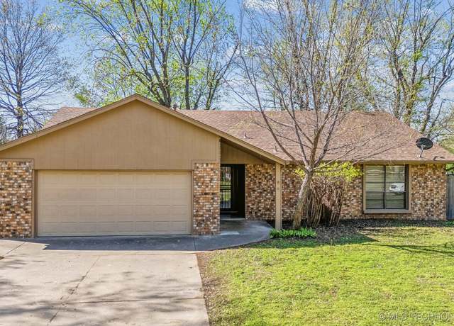 Property at 1101 W Delmar St, Broken Arrow, OK 74012, 4 beds, 2 baths