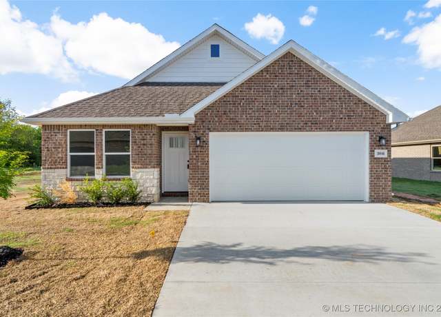 Property at 28046 E 108th St S, Coweta, OK 74014, 4 beds, 2 baths