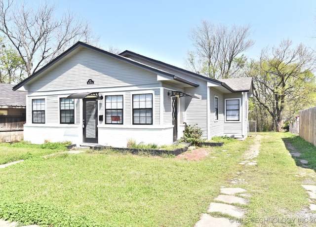 Property at 515 W 8th Ave, Bristow, OK 74010, 3 beds, 2 baths