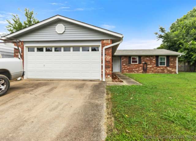 Property at 4611 Prairie Dog Rd, Muskogee, OK 74403, 3 beds, 1.5 baths