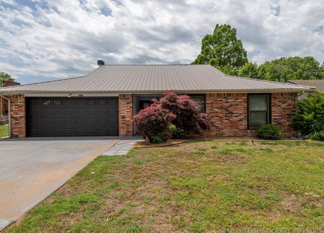 Property at 325 Rachel Ln, Bartlesville, OK 74006, 4 beds, 2 baths