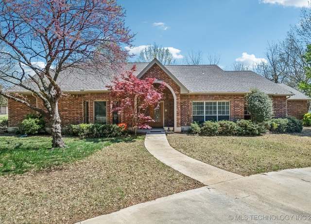 Property at 3105 S Aster Ave, Broken Arrow, OK 74012, 4 beds, 3.5 baths
