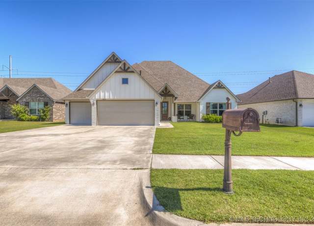 Property at 23111 E 103rd Pl S, Broken Arrow, OK 74014, 3 beds, 2 baths