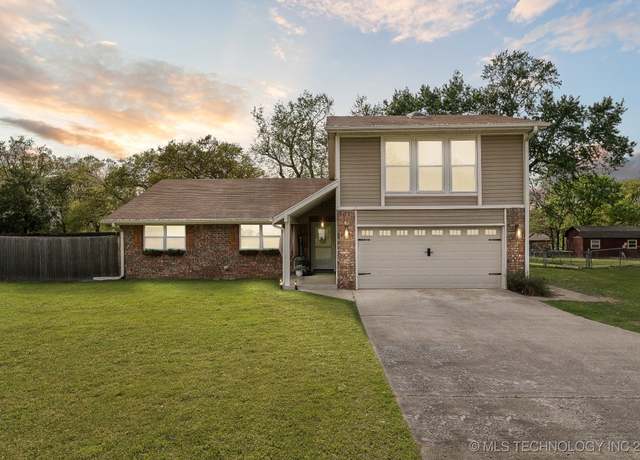 Property at 20 Stagecoach Dr, Sapulpa, OK 74066, 4 beds, 1.5 baths