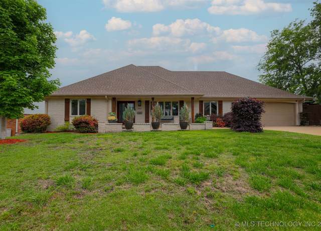 Property at 5214 S Irvington Pl, Tulsa, OK 74135, 3 beds, 2.5 baths