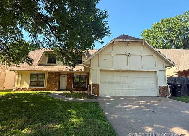 Property at 2308 W Boston St, Broken Arrow, OK 74012, 4 beds, 2 baths