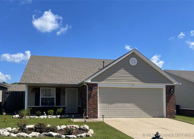 Property at 141 W Fairlane Pl, Sapulpa, OK 74066, 3 beds, 2 baths
