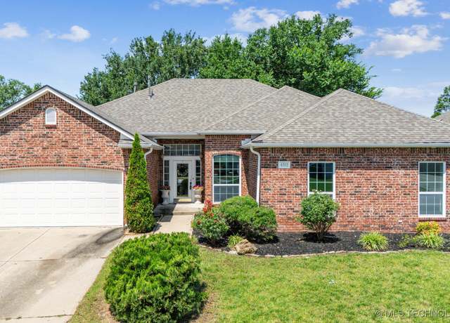 Property at 4312 S Redbud Ave, Broken Arrow, OK 74011, 4 beds, 2.5 baths