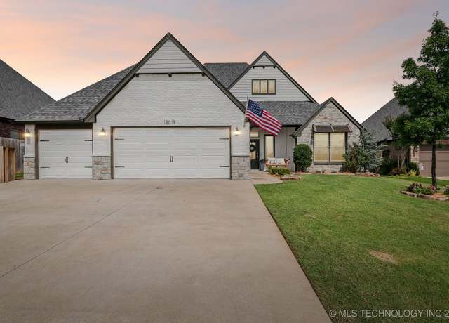 Property at 13019 S 5th Pl, Jenks, OK 74037, 4 beds, 3 baths