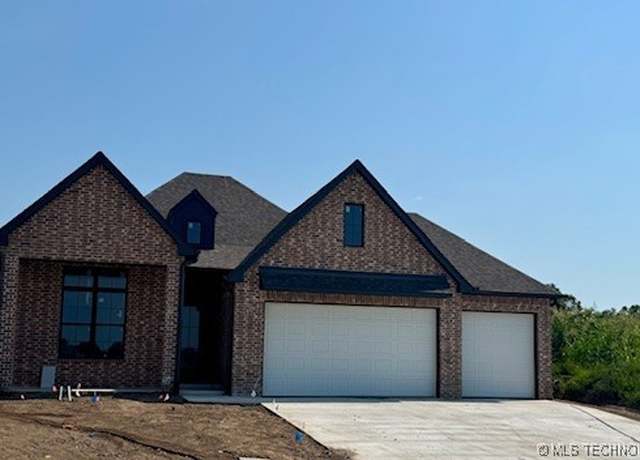 Property at 3809 W Laredo Pl, Broken Arrow, OK 74012, 3 beds, 2.5 baths