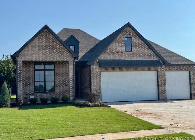Property at 3809 W Laredo Pl, Broken Arrow, OK 74012, 3 beds, 2.5 baths