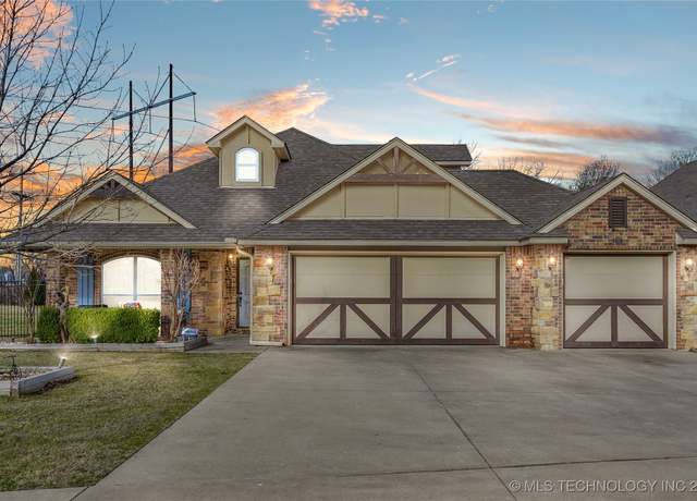 Property at 11014 Augusta Dr, Jenks, OK 74037, 5 beds, 3 baths