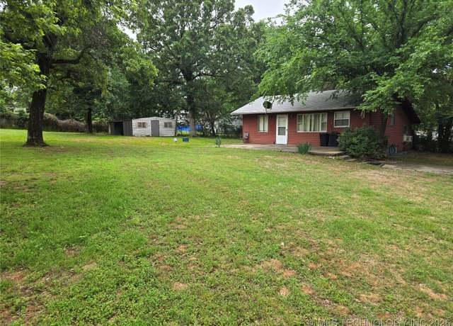 Property at 33358 E 700 Rd, Wagoner, OK 74467, 2 beds, 1 bath