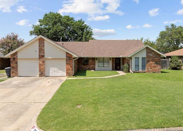 Property at 2003 8th NW, Ardmore, OK 73401, 4 beds, 3 baths