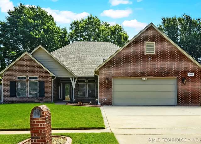 Property at 2413 S Sweet Gum Ave, Broken Arrow, OK 74012, 4 beds, 2.5 baths