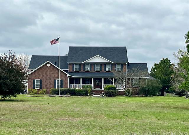 Property at 840 E 53rd St S, Muskogee, OK 74403, 5 beds, 4.5 baths