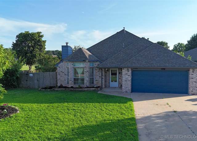 Property at 1709 W Jefferson St S, Broken Arrow, OK 74011, 4 beds, 2 baths