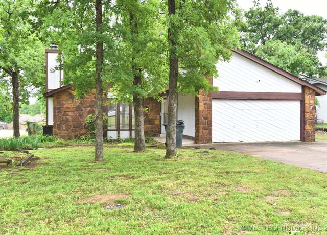 Property at 1642 E Jones Ave, Sapulpa, OK 74066, 3 beds, 2 baths