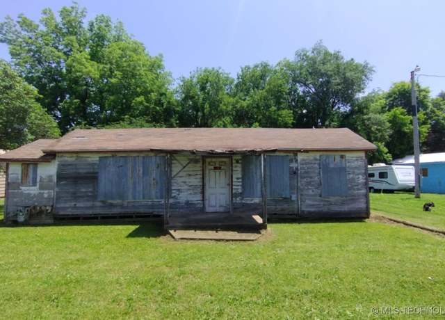 Property at 1543 Maple Ave, Westville, OK 74965, 3 beds, 1 bath