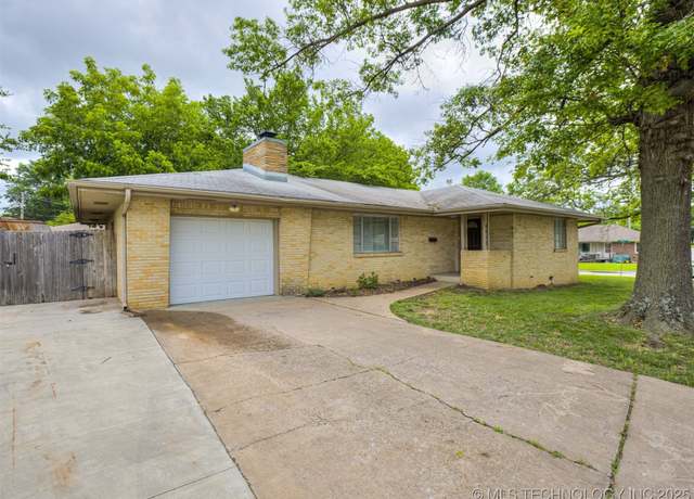 Property at 4512 SE Frank Phillips Blvd, Bartlesville, OK 74006, 3 beds, 2 baths