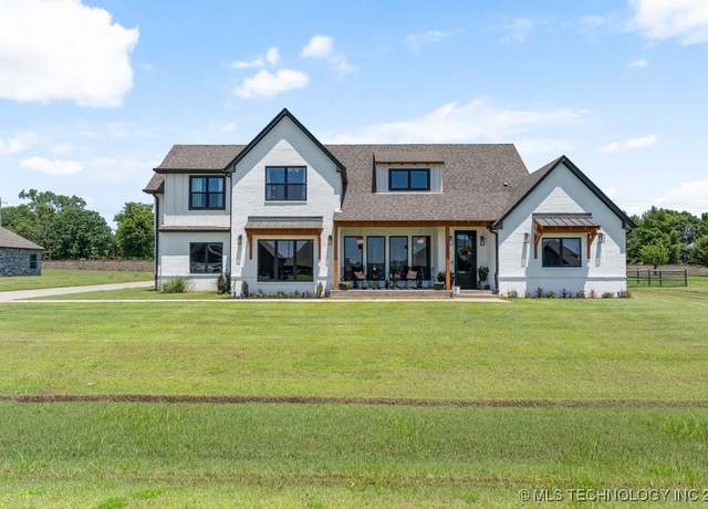 Property at 21933 E 101st Pl S, Broken Arrow, OK 74014, 4 beds, 3.5 baths