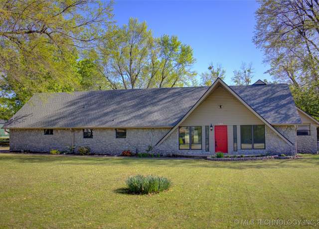Property at 509 E Mason Dr, Broken Arrow, OK 74012, 4 beds, 2 baths