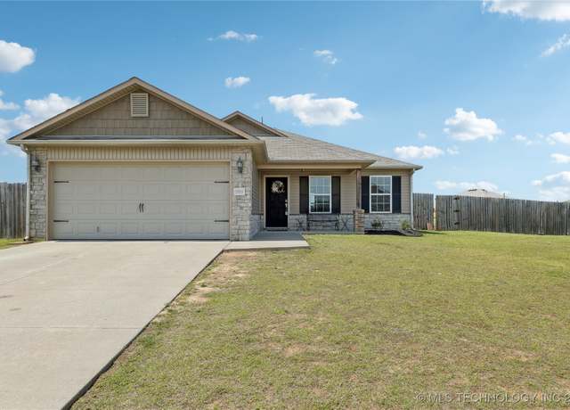 Property at 14840 S Hickory Pl, Glenpool, OK 74033, 3 beds, 2 baths