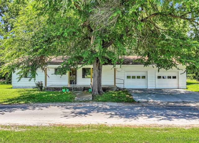 Property at 12 S First St, Dougherty, OK 73032, 2 beds, 1 bath
