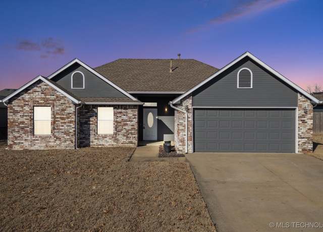 Property at 123 W 133rd Pl, Skiatook, OK 74070, 3 beds, 2 baths