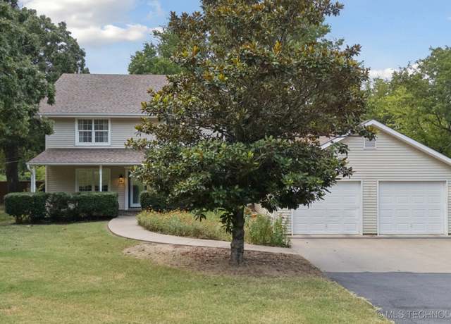 Property at 9635 W 71st St S, Tulsa, OK 74131, 3 beds, 3 baths