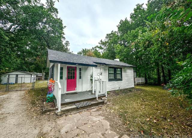 Property at 68395 S 320 Rd, Wagoner, OK 74467, 2 beds, 2.5 baths