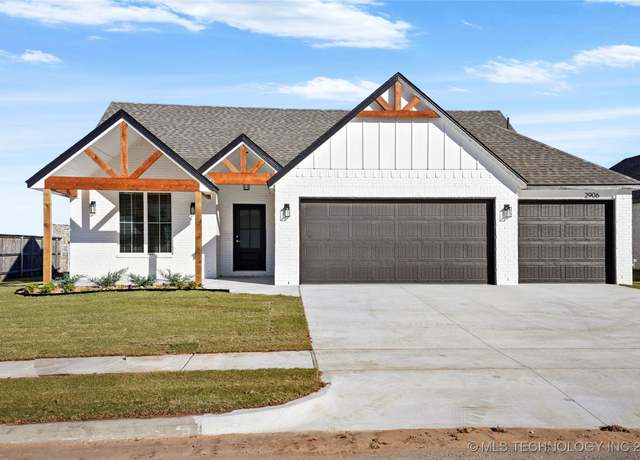 Property at 2906 E Rockford Pl, Broken Arrow, OK 74014, 3 beds, 2 baths