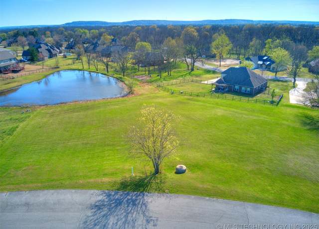 Property at 29 S Tall Chief Ave, Skiatook, OK 74070