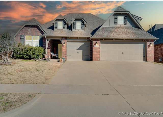 Property at 13419 S 19th St, Bixby, OK 74008, 4 beds, 3.5 baths