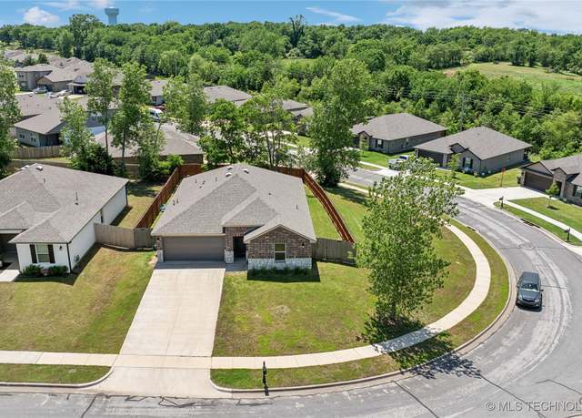 Property at 3324 N 23rd WestAvenue, Tulsa, OK 74127, 4 beds, 2 baths