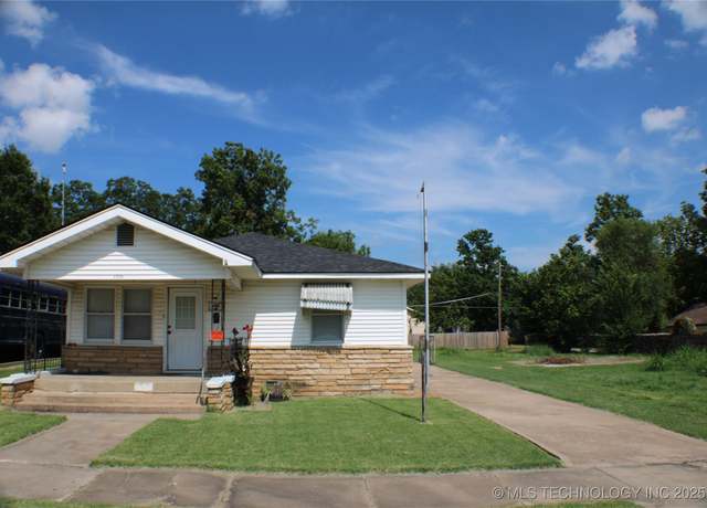 Property at 1326 S Armstrong Ave, Bartlesville, OK 74003, 3 beds, 1 bath