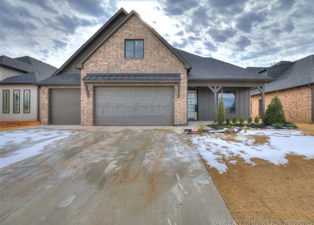 Property at 5708 E 126th St S, Bixby, OK 74008, 4 beds, 3.5 baths