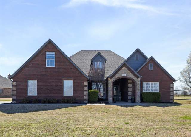 Property at 18132 E 79th St, Owasso, OK 74055, 4 beds, 3 baths
