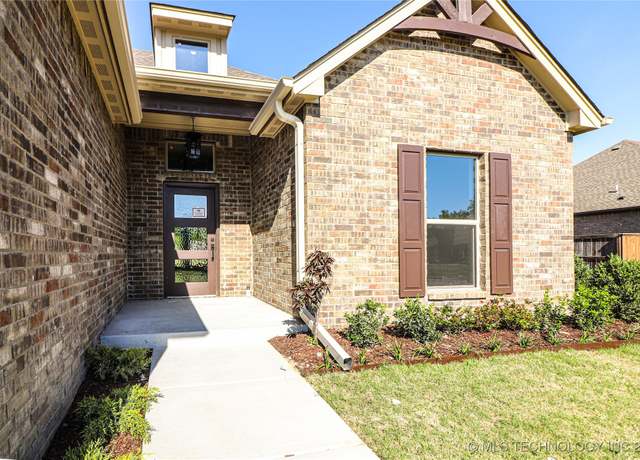 Property at 1440 Mabelle Dr, Sapulpa, OK 74066, 3 beds, 2.5 baths