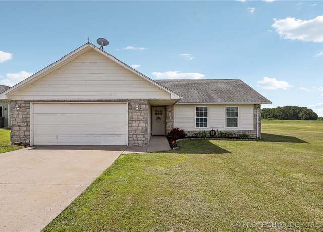 Property at 6403 W 4915 Rd, Pryor, OK 74361, 3 beds, 2 baths
