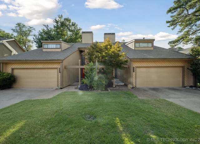 Property at 6002 S Atlanta Ct #2, Tulsa, OK 74105, 2 beds, 2.5 baths