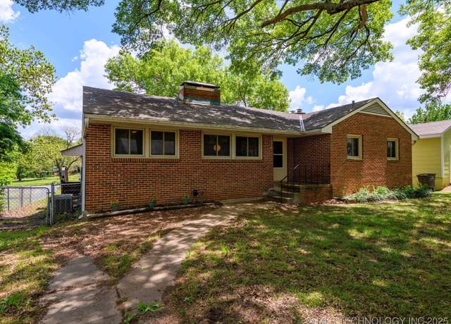 Property at 2074 S Osage Ave, Bartlesville, OK 74003, 3 beds, 2.5 baths