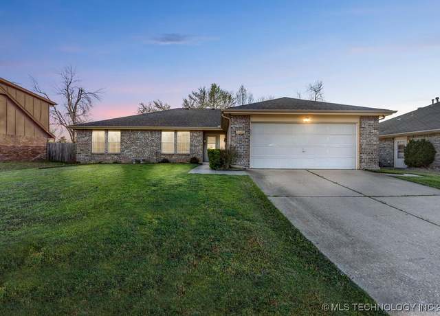 Property at 10205 E 24th St, Tulsa, OK 74129, 3 beds, 2 baths