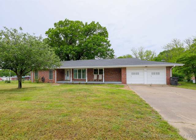Property at 355 Robin Ave, Bartlesville, OK 74006, 3 beds, 2 baths
