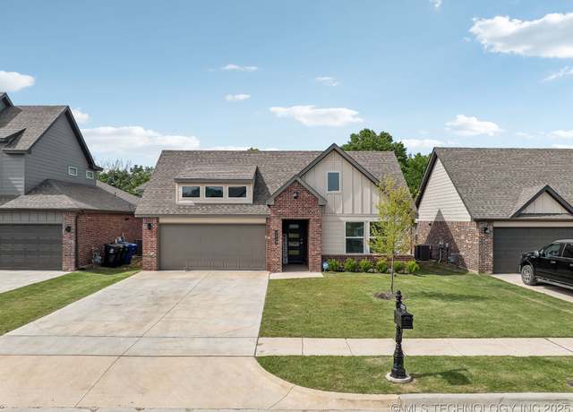 Property at 2428 W Birmingham St, Broken Arrow, OK 74011, 4 beds, 2 baths