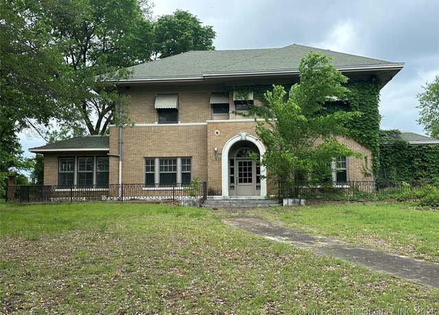 Property at 1508 S Woodland Dr, Okmulgee, OK 74447, 3 beds, 3.5 baths