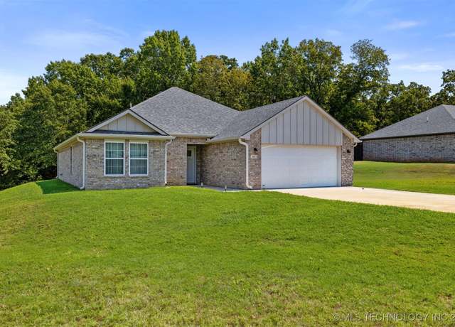Property at 303 Rawlings Rd, Durant, OK 74701, 3 beds, 2 baths